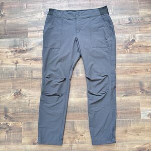 REI Co-Op Regular Fit Screeline Hybrid Hiking Pants Women's Size 16 Olive Green